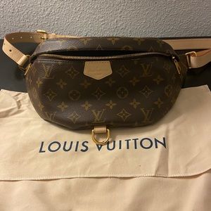 Louis Vuitton Bumbag #M43644